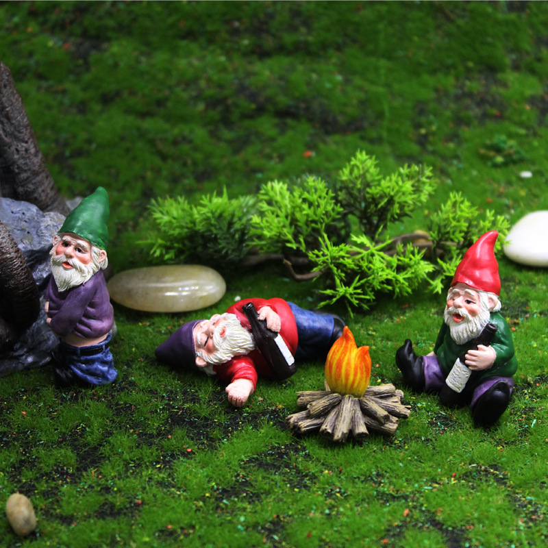 mini drunk garden gnome set