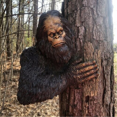 yeti bigfoot tree statue